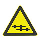 8,注意分离式道路标志